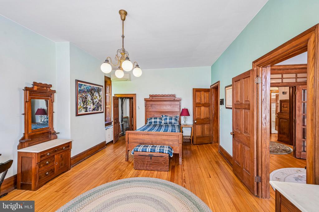 6 LINDENWOLD TERRACE