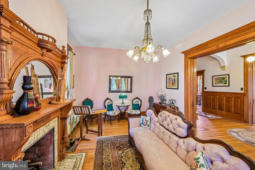 6 LINDENWOLD TERRACE