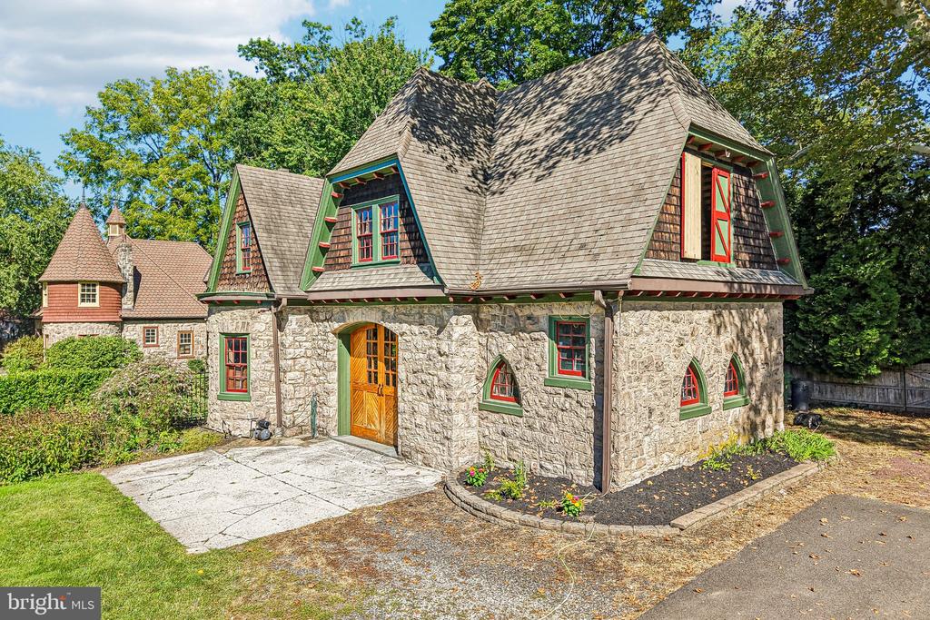6 LINDENWOLD TERRACE
