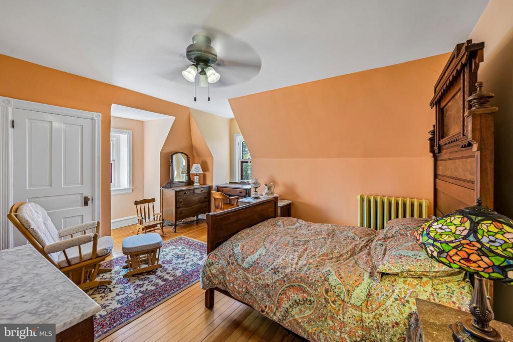 6 LINDENWOLD TERRACE