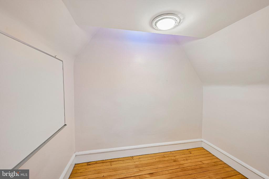 6 LINDENWOLD TERRACE
