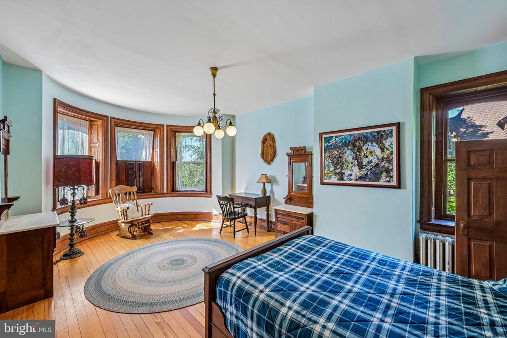 6 LINDENWOLD TERRACE
