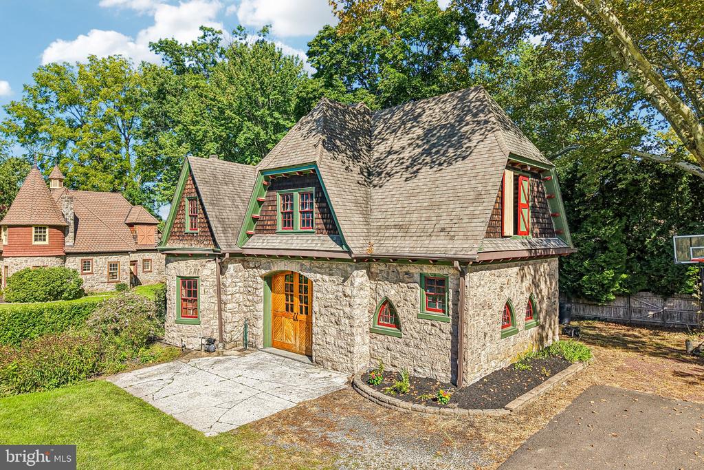 6 LINDENWOLD TERRACE