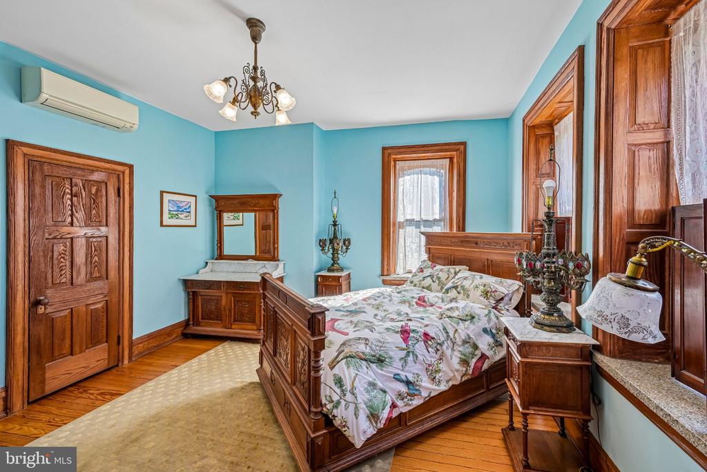 6 LINDENWOLD TERRACE