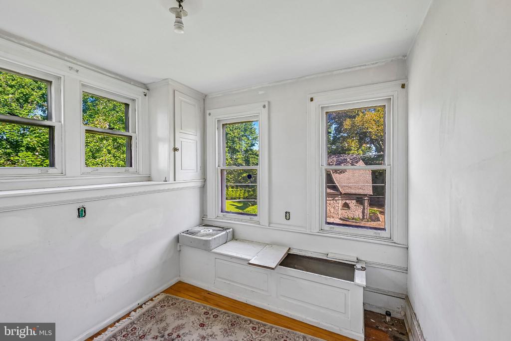 6 LINDENWOLD TERRACE