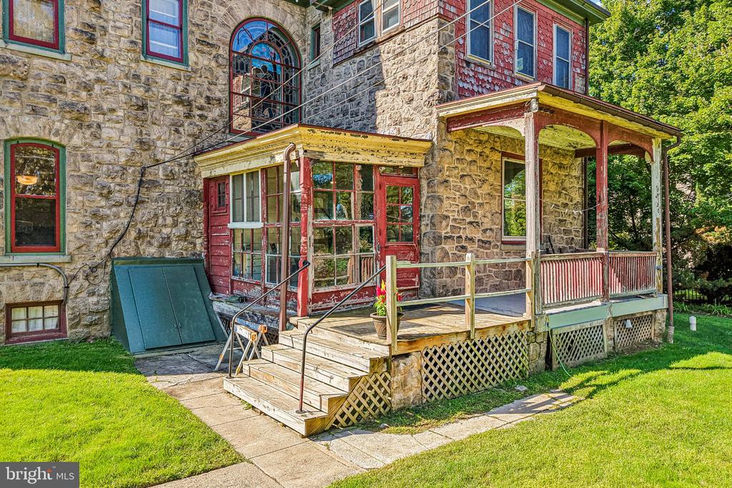 6 LINDENWOLD TERRACE