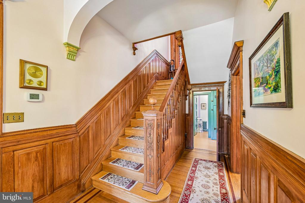 6 LINDENWOLD TERRACE