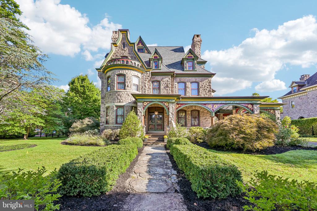 6 LINDENWOLD TERRACE