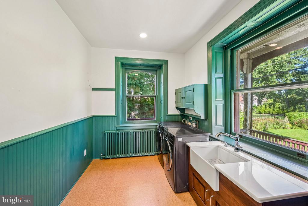 6 LINDENWOLD TERRACE