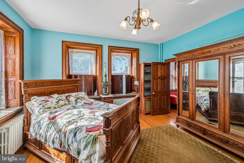 6 LINDENWOLD TERRACE