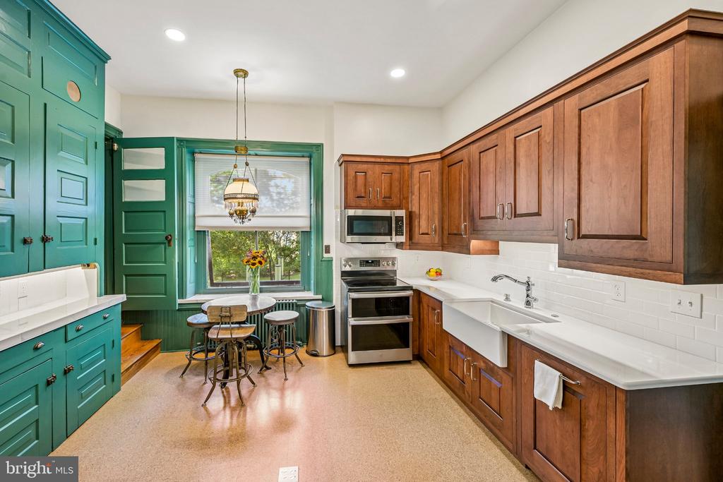 6 LINDENWOLD TERRACE