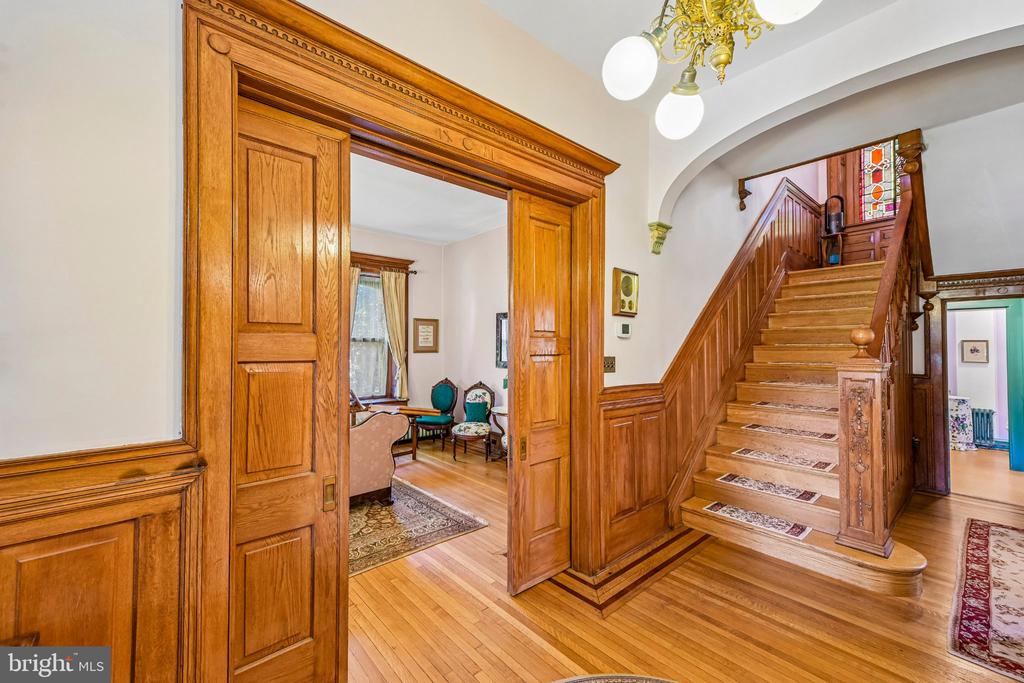 6 LINDENWOLD TERRACE