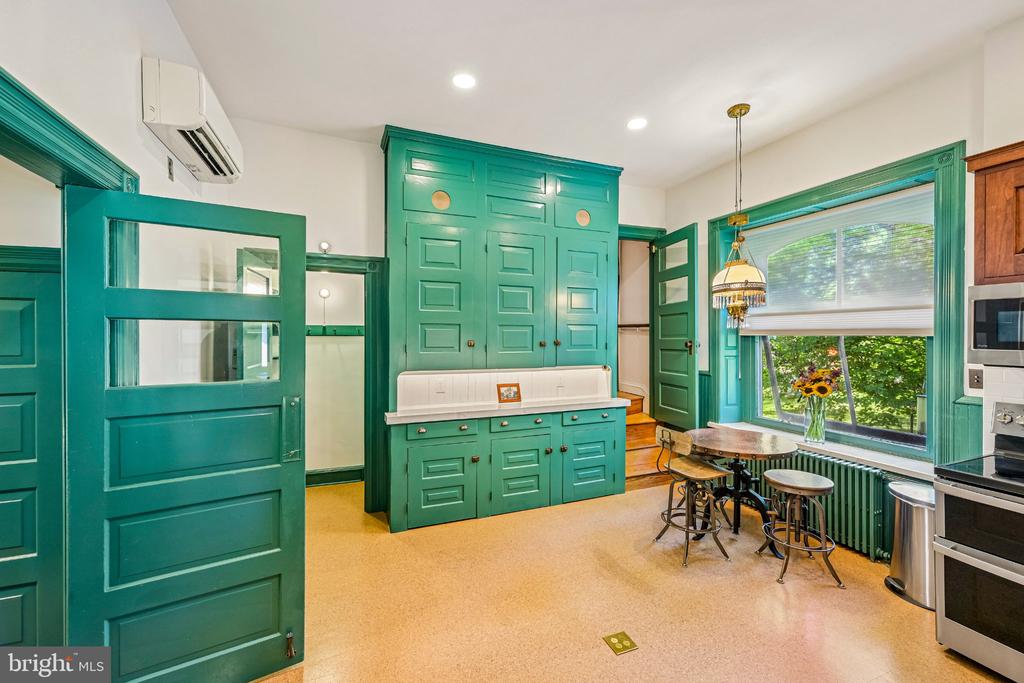 6 LINDENWOLD TERRACE