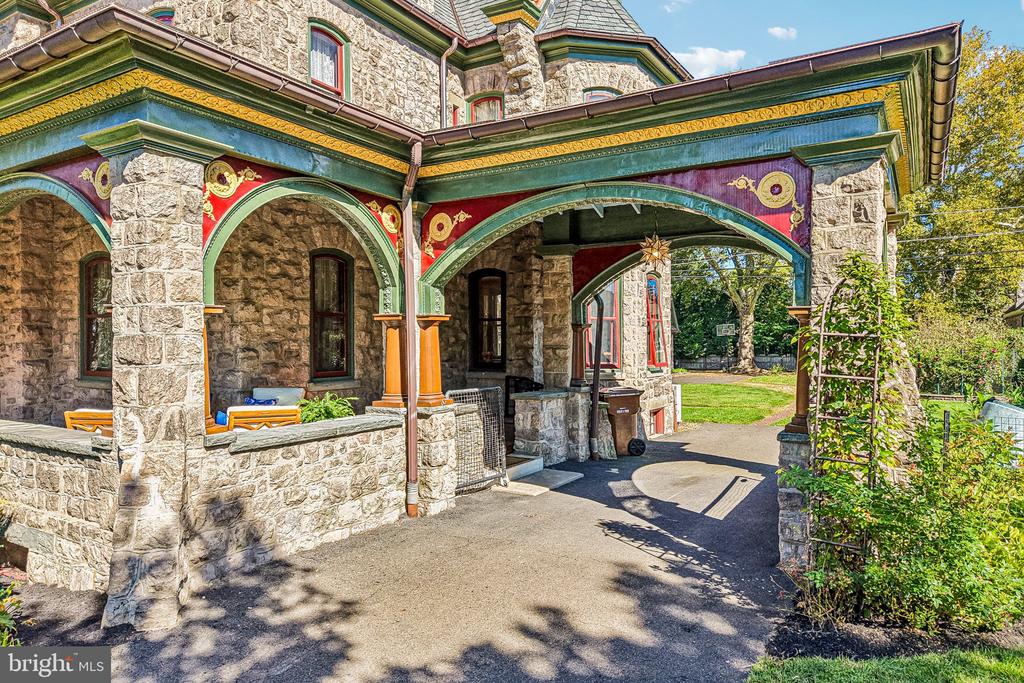 6 LINDENWOLD TERRACE