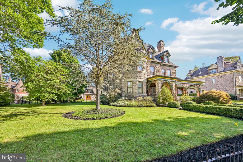 6 LINDENWOLD TERRACE