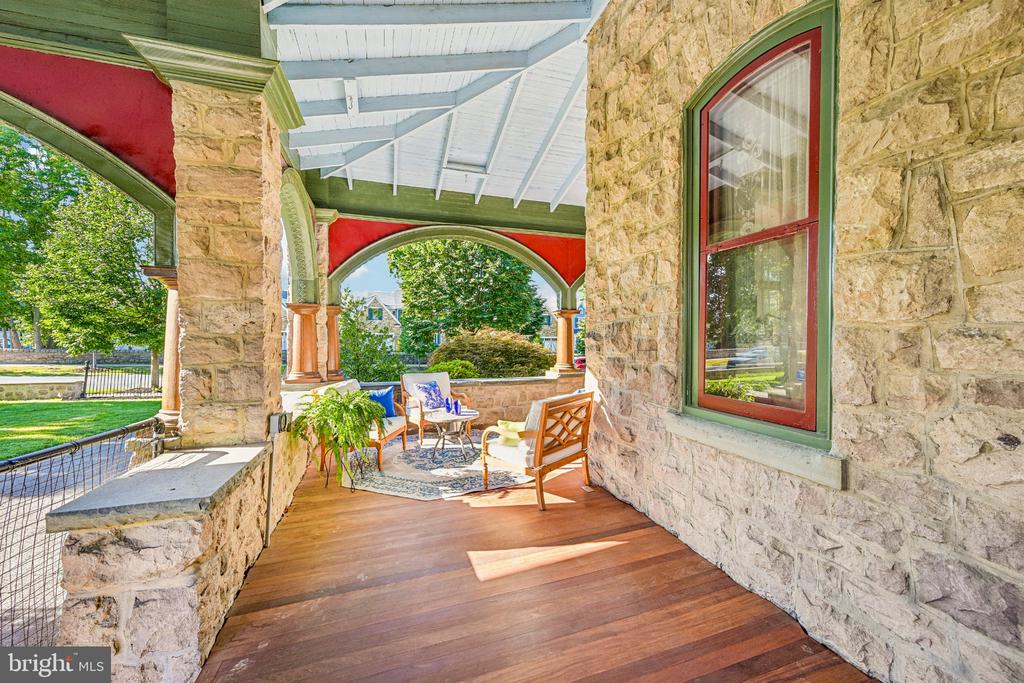 6 LINDENWOLD TERRACE