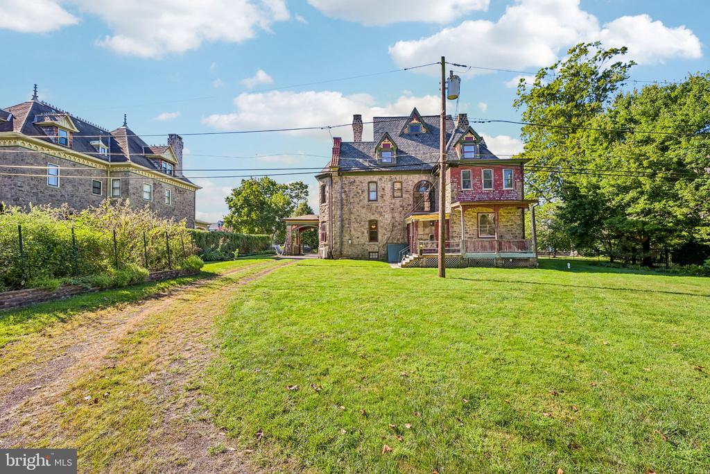 6 LINDENWOLD TERRACE