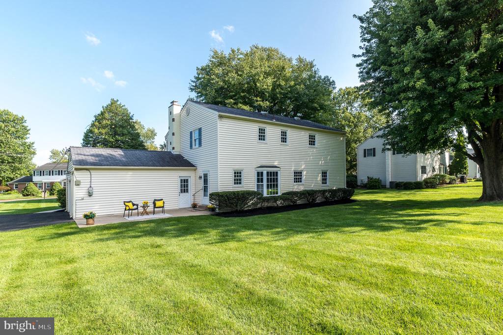 1724 HOWE LANE