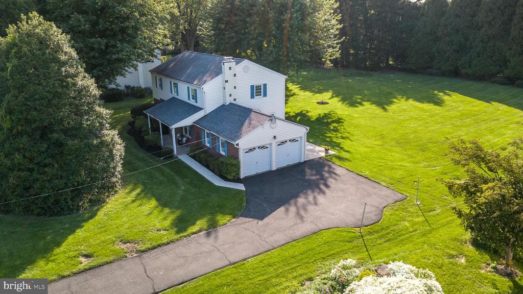 1724 HOWE LANE