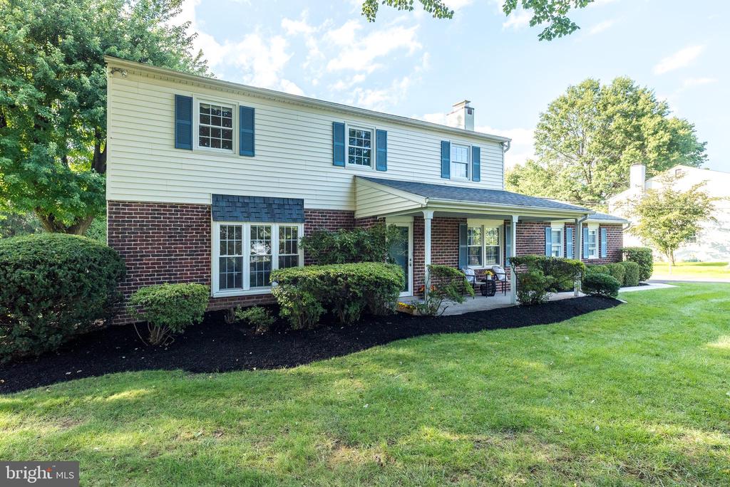 1724 HOWE LANE