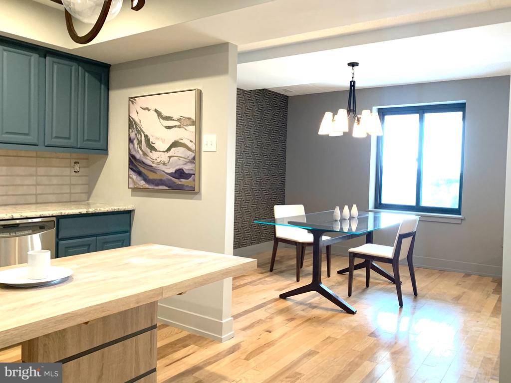 11422 VALLEY FORGE CIRCLE Unit: 14V