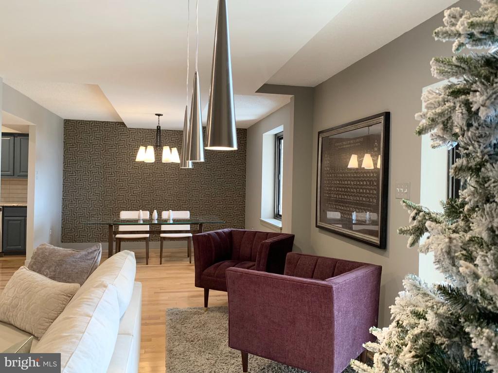 11422 VALLEY FORGE CIRCLE Unit: 14V