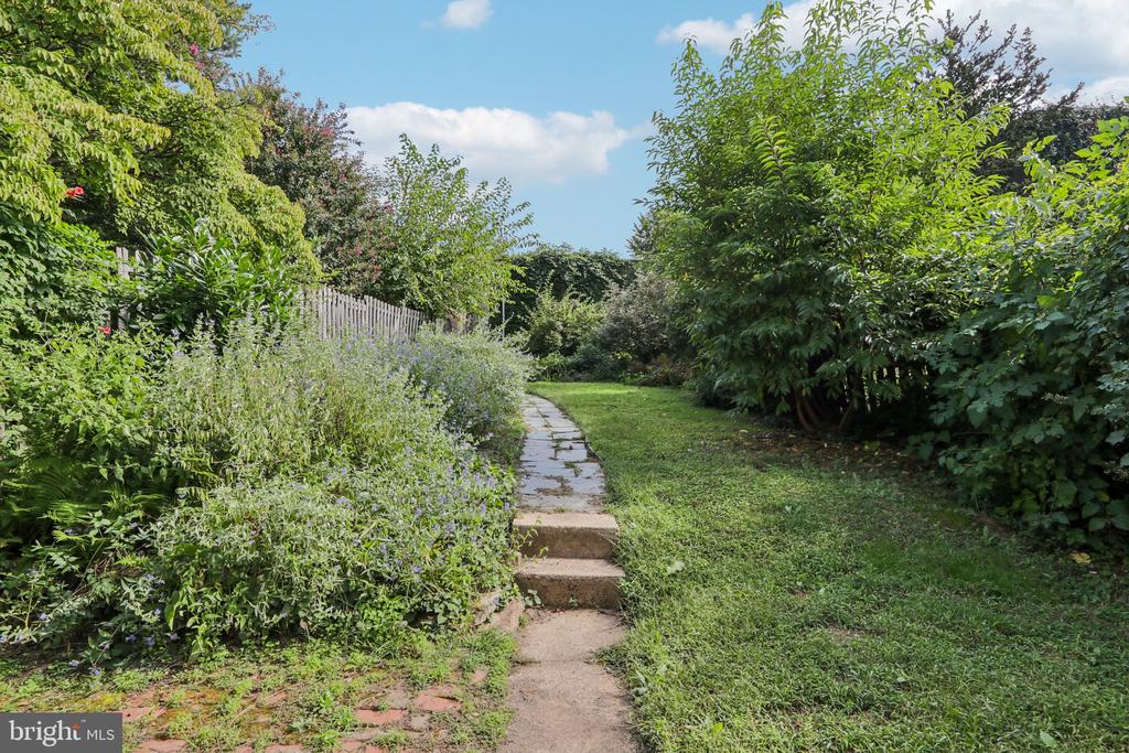 304 HILLSIDE AVENUE