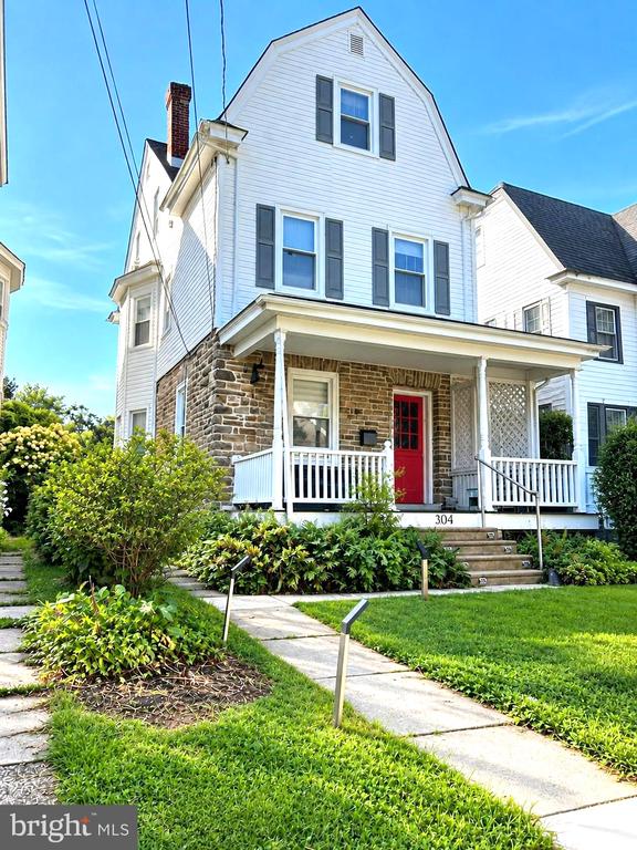 304 HILLSIDE AVENUE