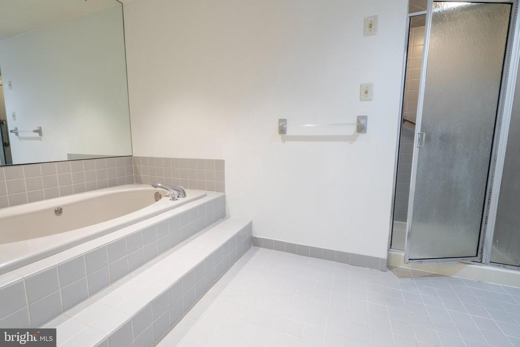 23 HIGHGATE LANE Unit:           