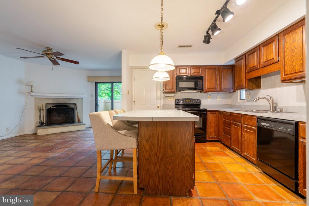 23 HIGHGATE LANE Unit:           
