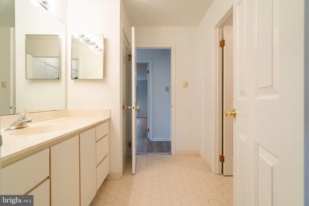 23 HIGHGATE LANE Unit:           