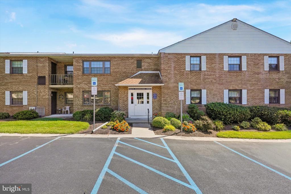 137 WOODSTREAM DRIVE Unit: 137