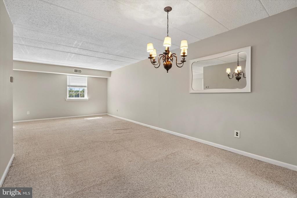 137 WOODSTREAM DRIVE Unit: 137