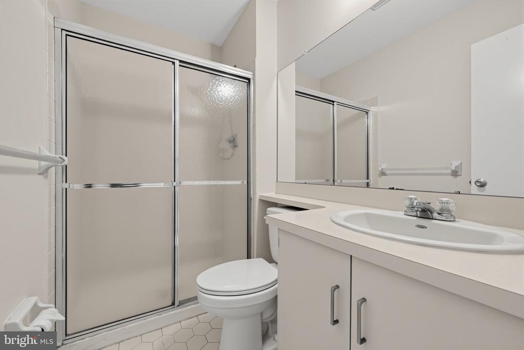 1708 VALLEY GLEN ROAD Unit: 162