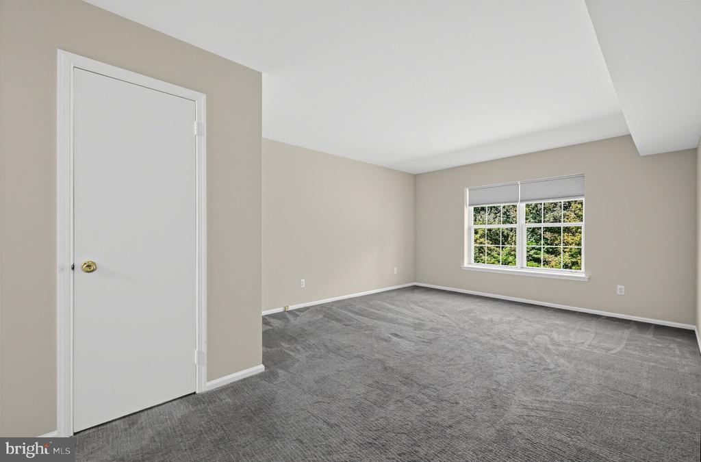 1708 VALLEY GLEN ROAD Unit: 162