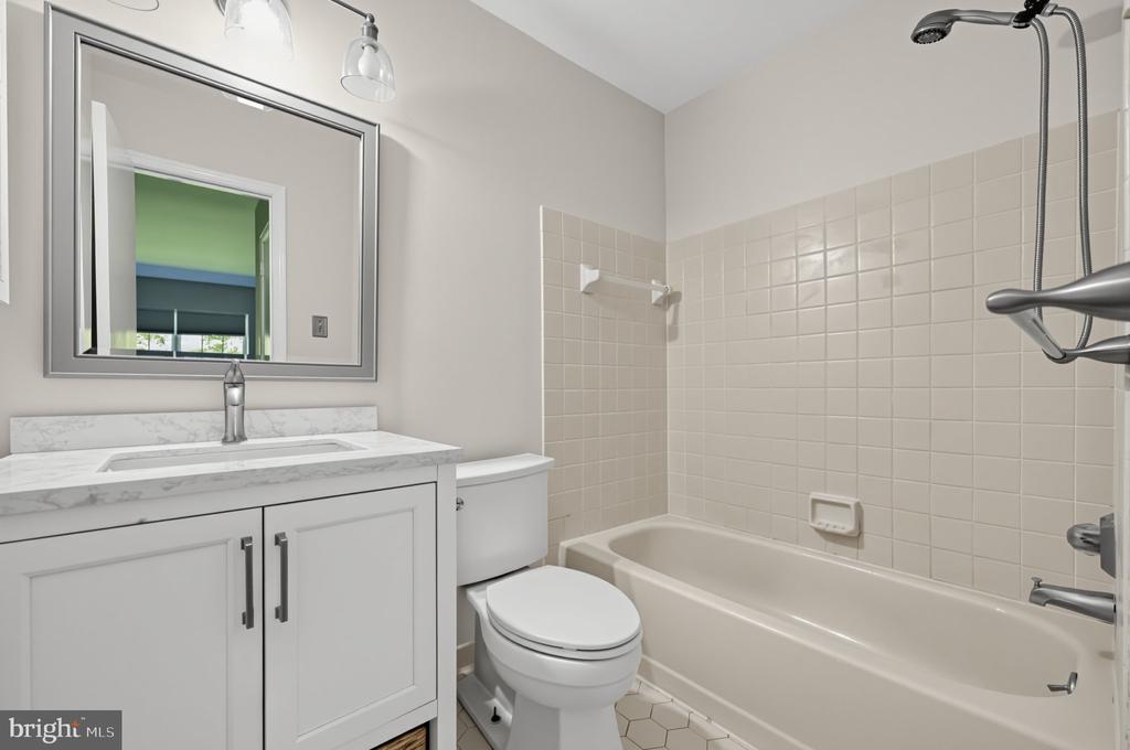 1708 VALLEY GLEN ROAD Unit: 162