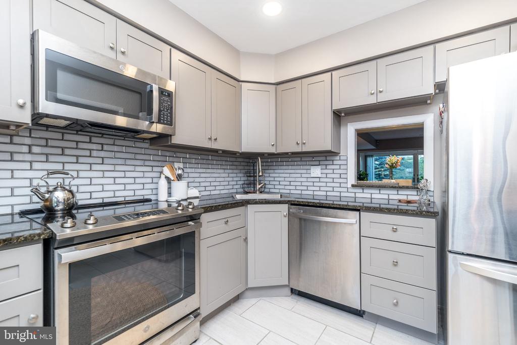 51 TWIN BROOKS DRIVE Unit: 51