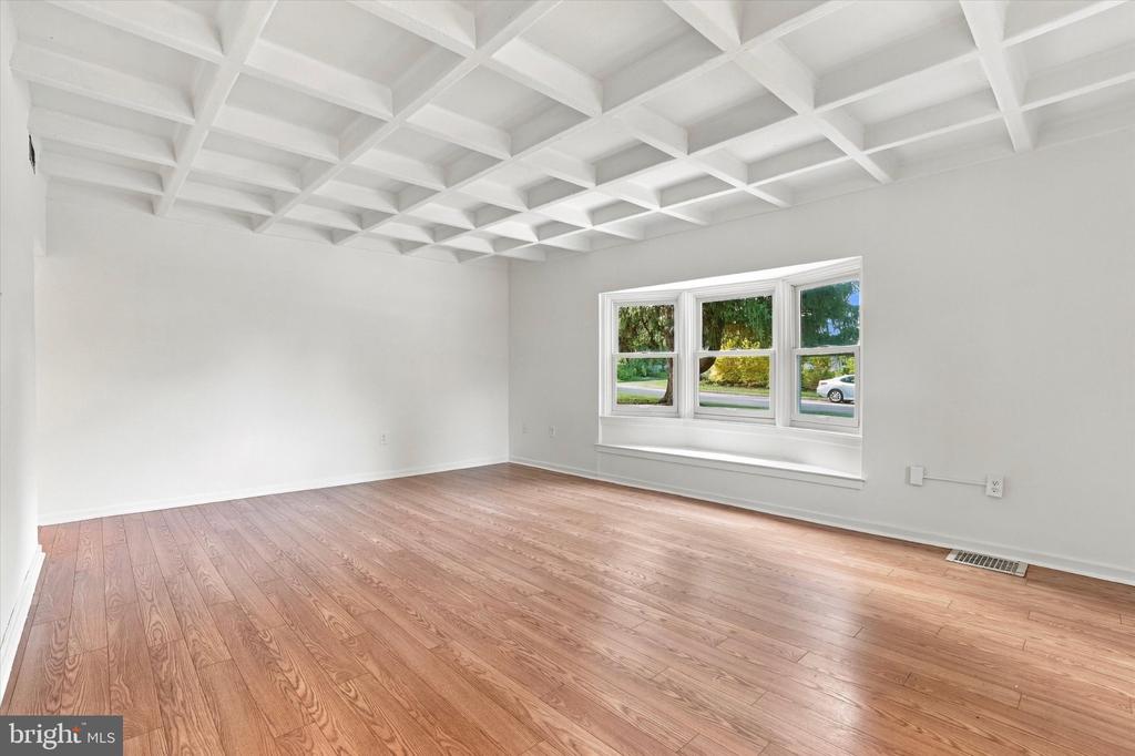 8105 MACARTHUR ROAD Unit:           