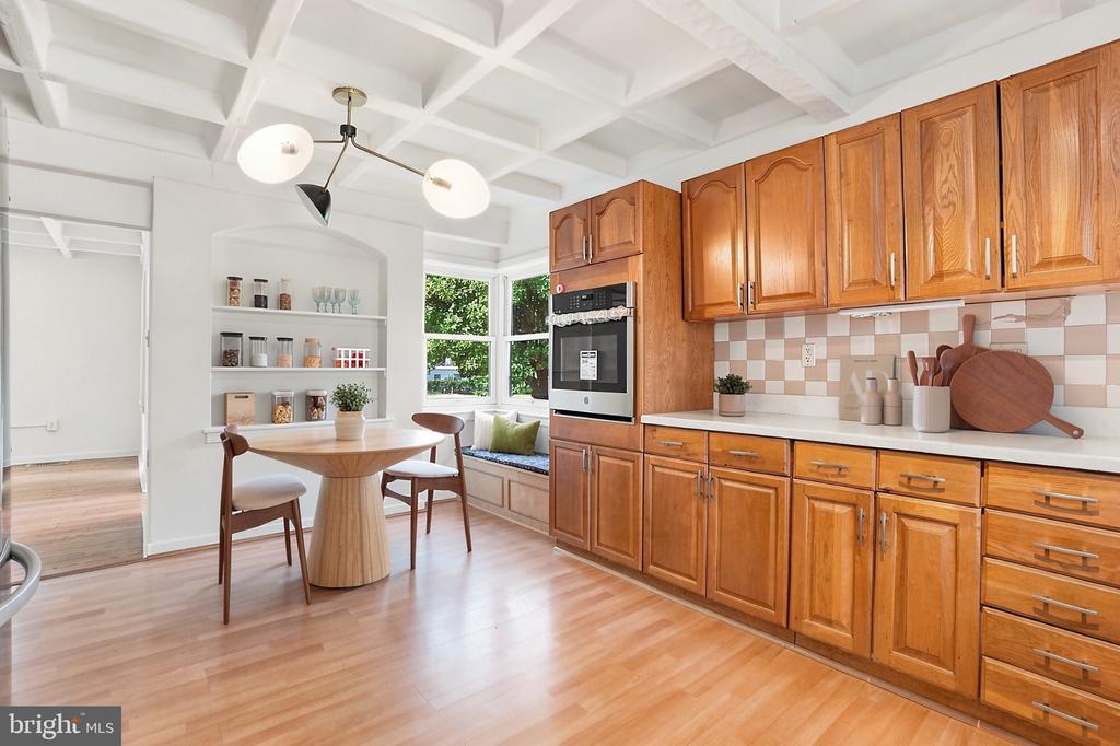 8105 MACARTHUR ROAD Unit:           
