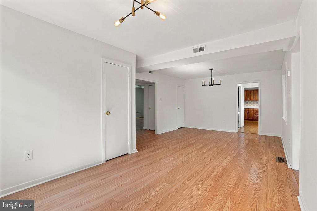 8105 MACARTHUR ROAD Unit:           