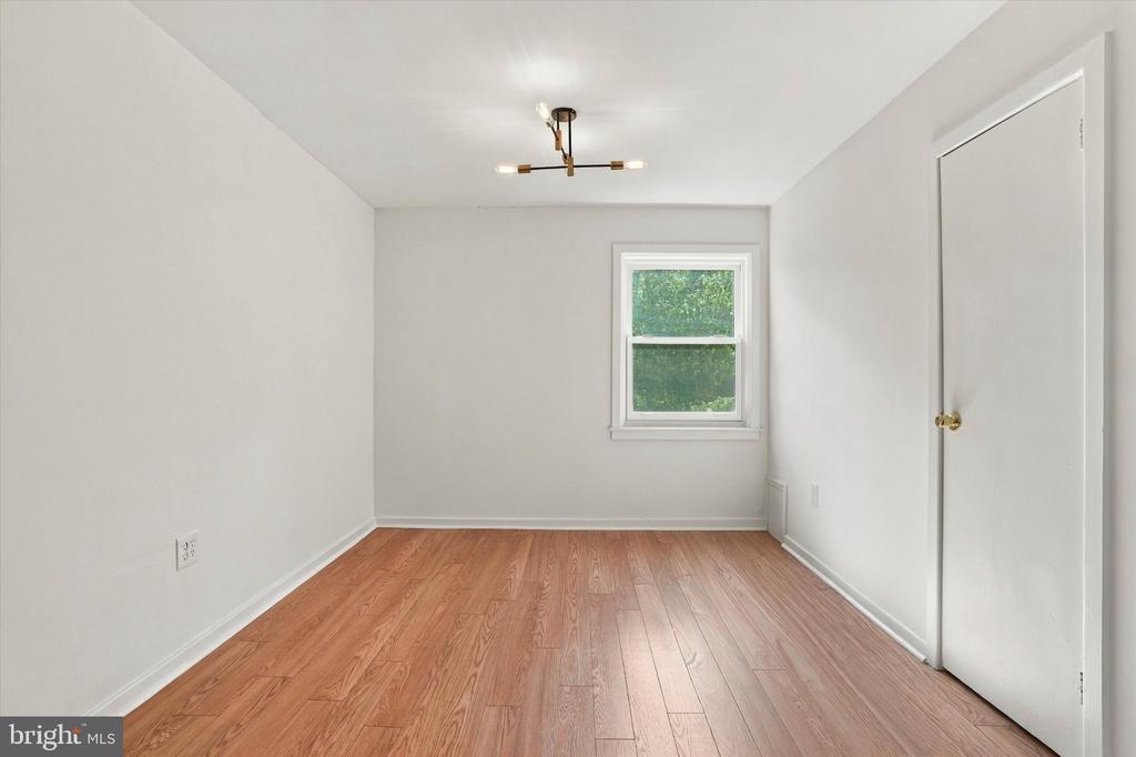 8105 MACARTHUR ROAD Unit:           