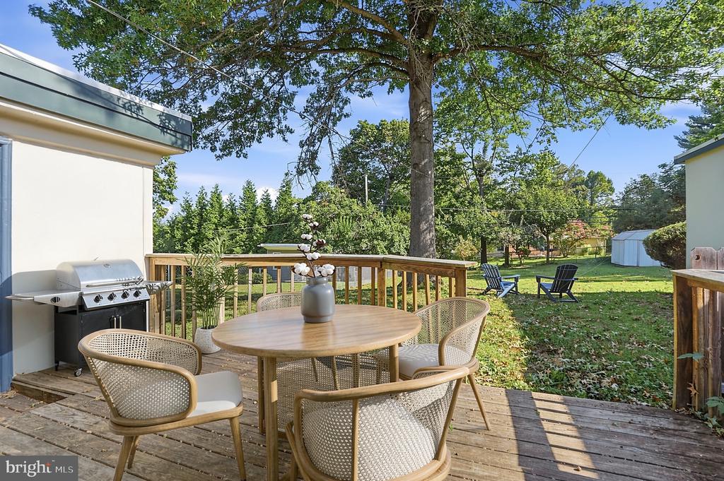 8105 MACARTHUR ROAD Unit:           
