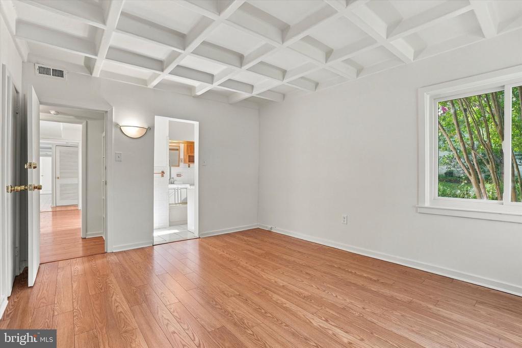 8105 MACARTHUR ROAD Unit:           