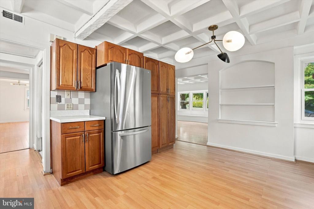 8105 MACARTHUR ROAD Unit:           