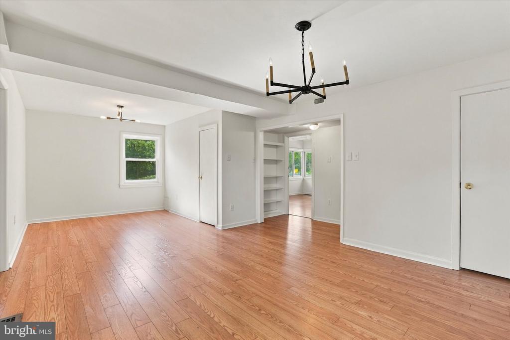 8105 MACARTHUR ROAD Unit:           