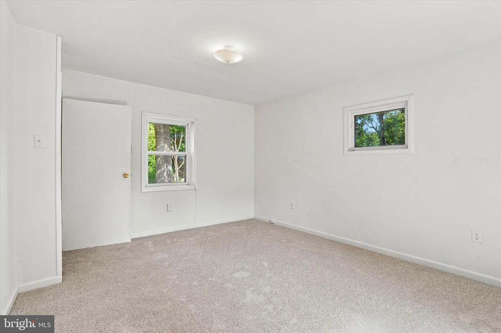8105 MACARTHUR ROAD Unit:           