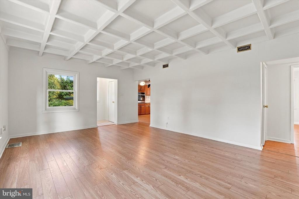 8105 MACARTHUR ROAD Unit:           