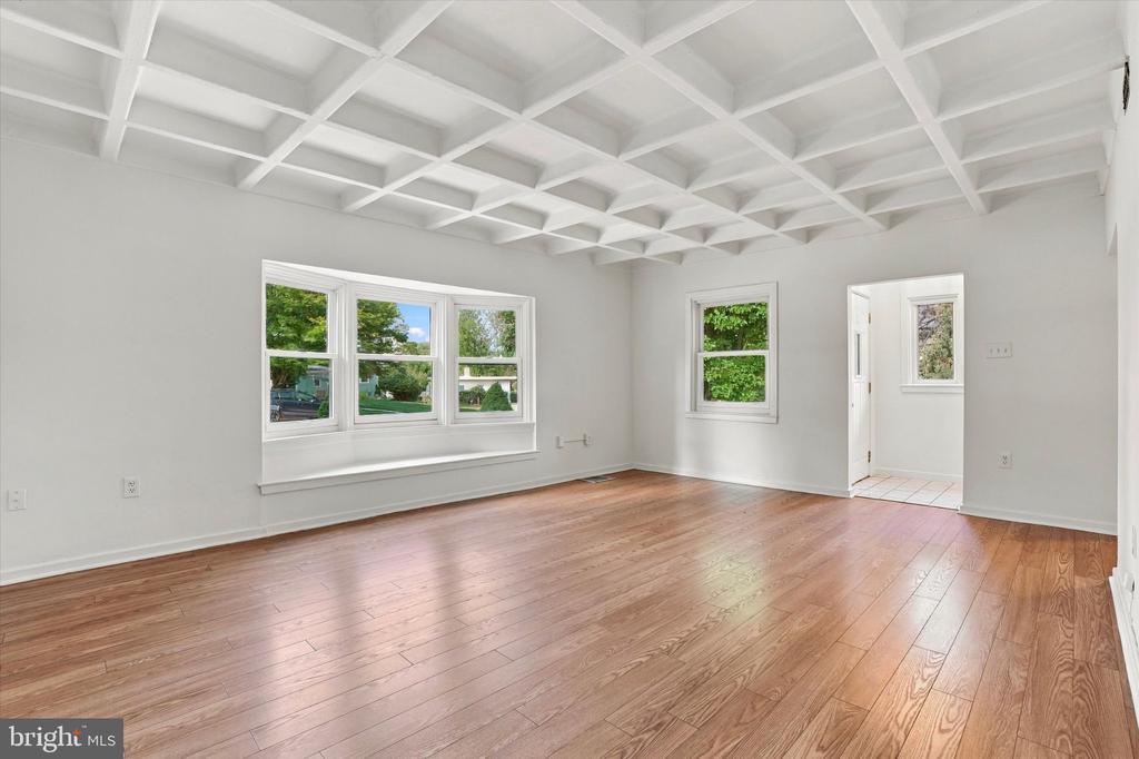 8105 MACARTHUR ROAD Unit:           