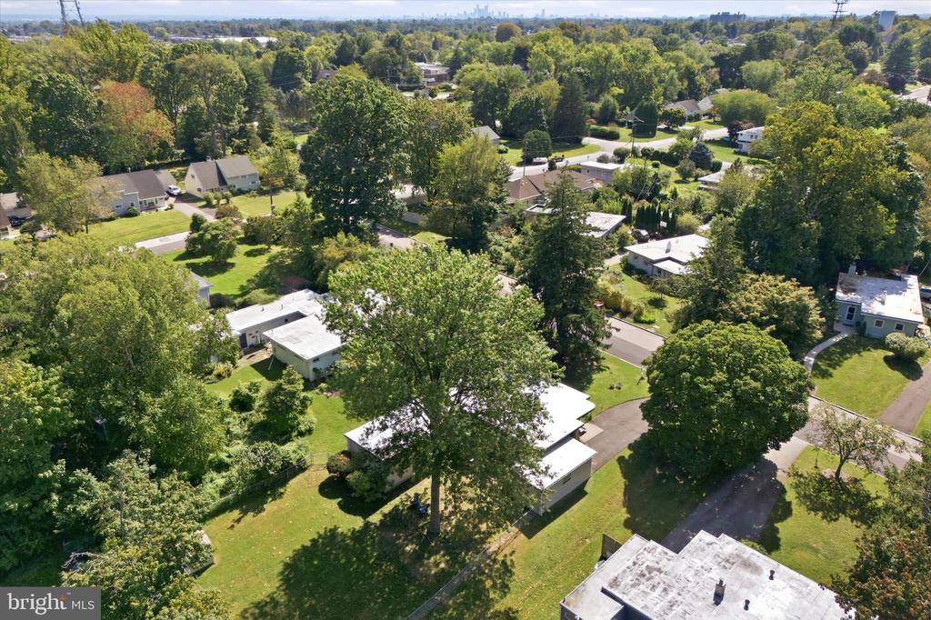 8105 MACARTHUR ROAD Unit:           