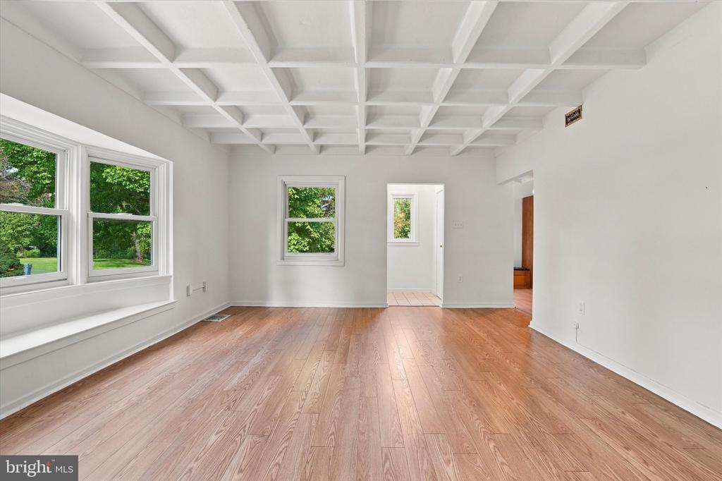 8105 MACARTHUR ROAD Unit:           